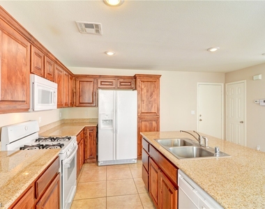 2728 Kona Crest Avenue - Photo Thumbnail 5