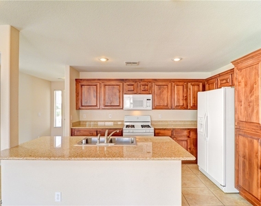 2728 Kona Crest Avenue - Photo Thumbnail 4