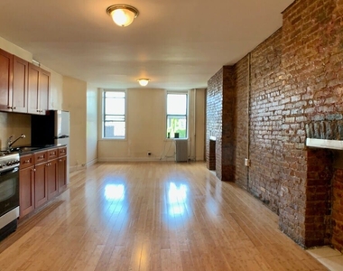 195 Bedford Avenue - Photo Thumbnail 1