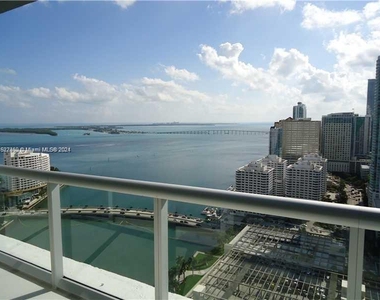 495 Brickell Ave - Photo Thumbnail 2