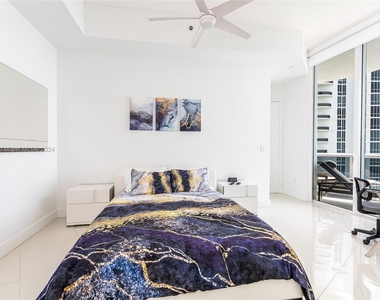 15901 Collins Ave - Photo Thumbnail 21