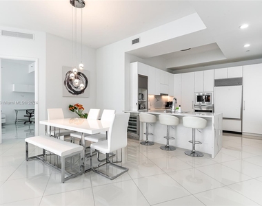 15901 Collins Ave - Photo Thumbnail 8