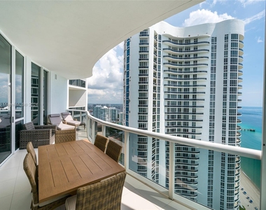 15901 Collins Ave - Photo Thumbnail 1