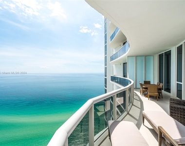 15901 Collins Ave - Photo Thumbnail 0