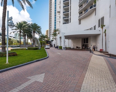 15901 Collins Ave - Photo Thumbnail 50