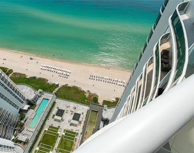 15901 Collins Ave - Photo Thumbnail 30