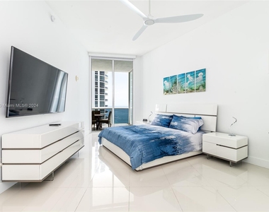 15901 Collins Ave - Photo Thumbnail 12