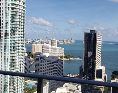 1010 Brickell Ave - Photo Thumbnail 8