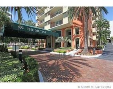 2951 S Bayshore Dr - Photo Thumbnail 13