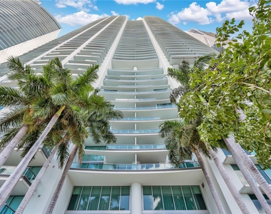 900 Biscayne Blvd - Photo Thumbnail 4