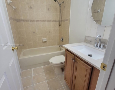 2761 Sw 82nd Ave - Photo Thumbnail 11