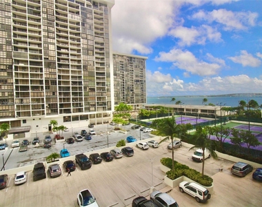 1915 Brickell Ave - Photo Thumbnail 11