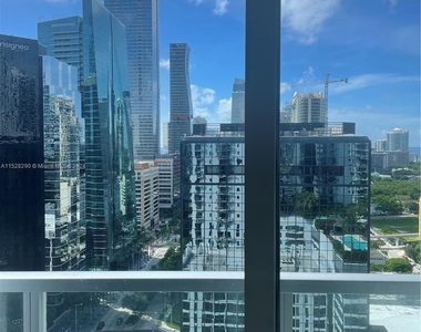 1060 Brickell Av - Photo Thumbnail 4