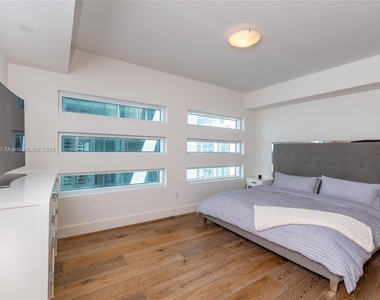 1040 Biscayne Blvd - Photo Thumbnail 17