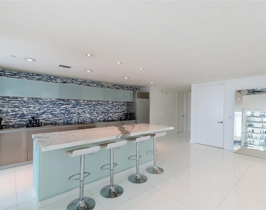 1040 Biscayne Blvd - Photo Thumbnail 12