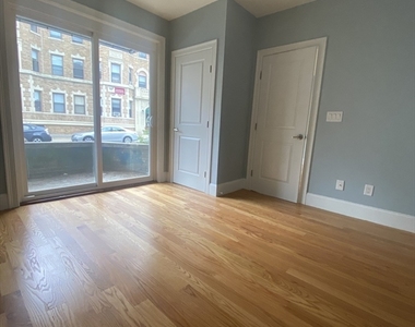 186 Kelton St - Photo Thumbnail 4