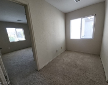 11900 Alava Avenue - Photo Thumbnail 34