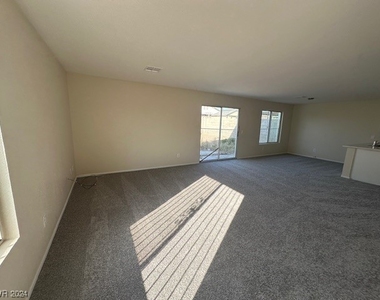 3903 Eblick Wash Drive - Photo Thumbnail 2