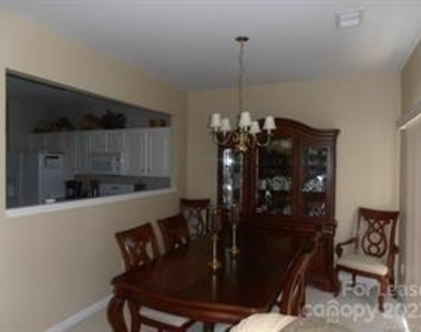 10235 Kendra Court - Photo Thumbnail 5