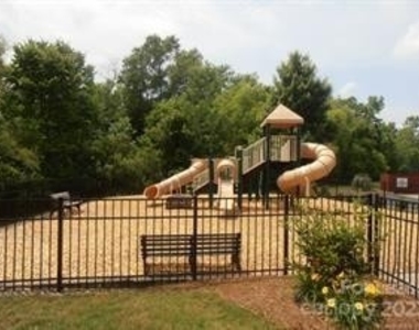 10235 Kendra Court - Photo Thumbnail 13