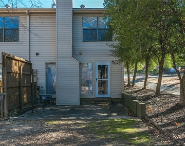 2201  N East Oaks  Dr - Photo Thumbnail 15