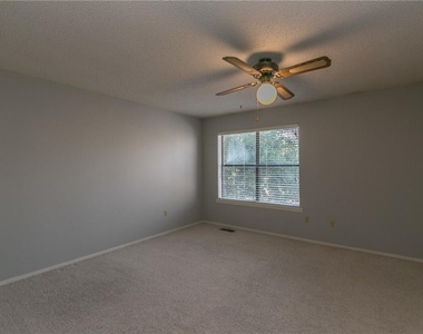 2201  N East Oaks  Dr - Photo Thumbnail 8