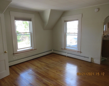 481 Hall Street - Photo Thumbnail 1