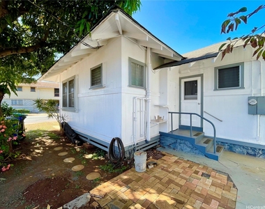 3118 Kaimuki Avenue - Photo Thumbnail 0