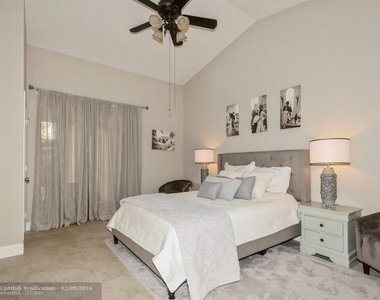 4485 Carambola Cir - Photo Thumbnail 14