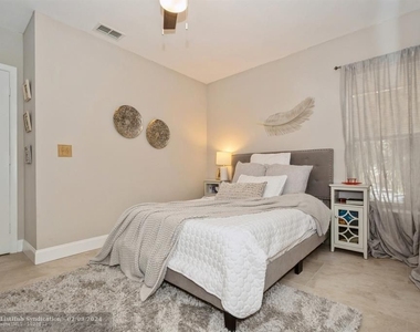 4485 Carambola Cir - Photo Thumbnail 23