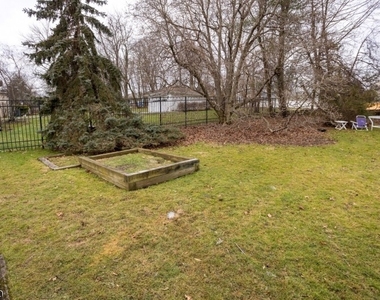 36 Lakeside Ave - Photo Thumbnail 12