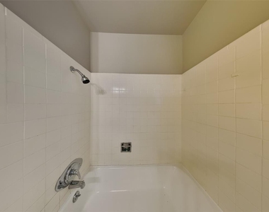 5712 Whitman Avenue - Photo Thumbnail 14