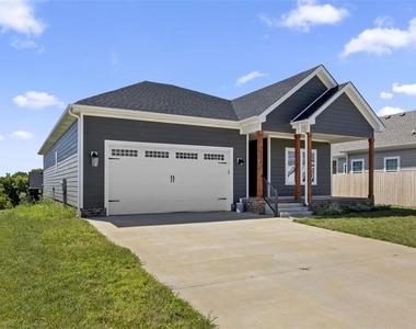 2310 Trenton Lane - Photo Thumbnail 17