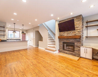 2803 N Wolcott Avenue - Photo Thumbnail 9