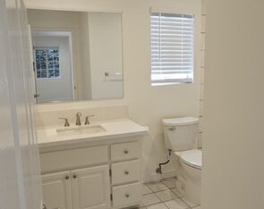 5416 Tampa Ave - Photo Thumbnail 15