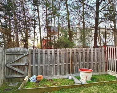 6046 Joust Ln - Photo Thumbnail 23