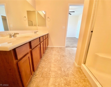 6868 Sky Pointe Drive - Photo Thumbnail 24