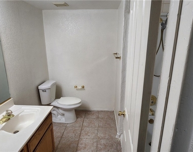 8301 Boseck Drive - Photo Thumbnail 19