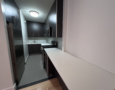 West 53rd Street - Photo Thumbnail 1