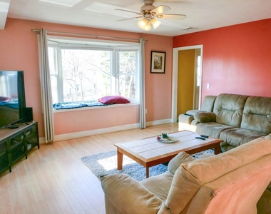 31 Westford St - Photo Thumbnail 8