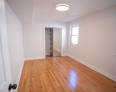 5735 W Addison St 2 - Photo Thumbnail 14