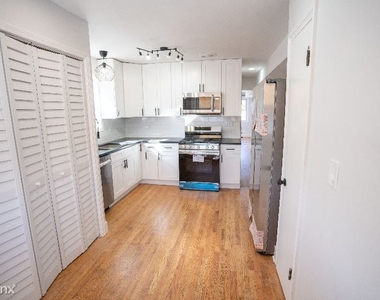 5735 W Addison St 2 - Photo Thumbnail 6