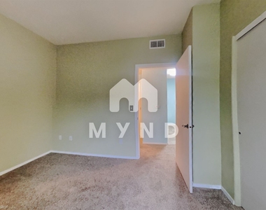 4200 E Commerce Way Apt 812 - Photo Thumbnail 4