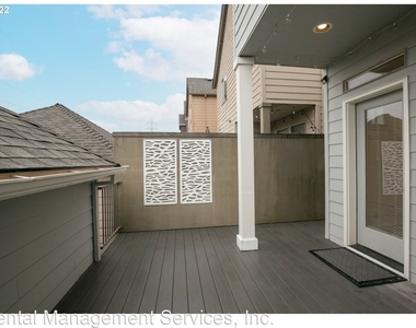 17335 Sw Montague Way - Photo Thumbnail 20