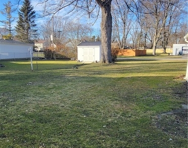 391 Oakdale Drive - Photo Thumbnail 6