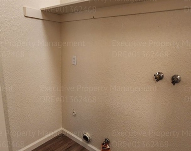 709 Deseret Way - Photo Thumbnail 13