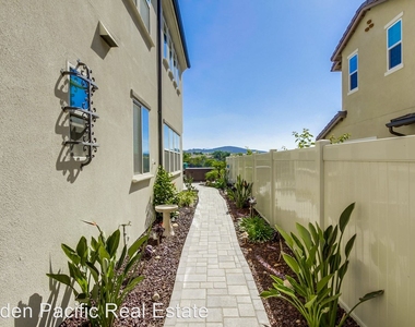 16373 Veridian Circle - Photo Thumbnail 21