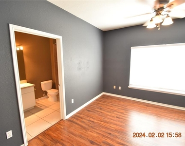 4333 Bayside Village Drive - Photo Thumbnail 15