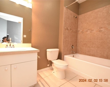 4333 Bayside Village Drive - Photo Thumbnail 18