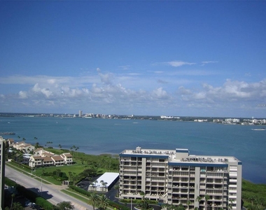 1540 Gulf Boulevard - Photo Thumbnail 12